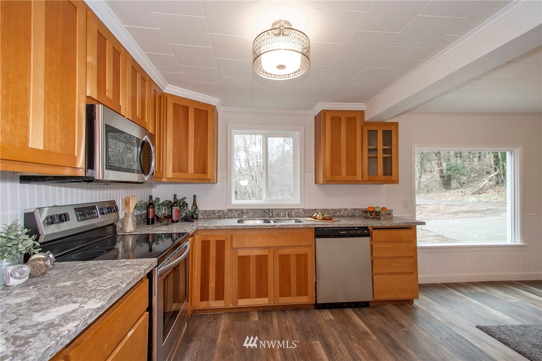 2038 Spring Road Shelton, WA 98584 - Photo 8 of 25 Gallery Image 8