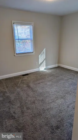 a view of empty room with window