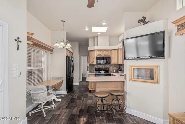 a picture of a bench in front of a mirror