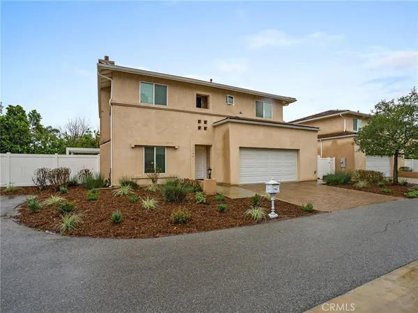 $4,600 | 15940 Ward Court, Van Nuys, CA 91406