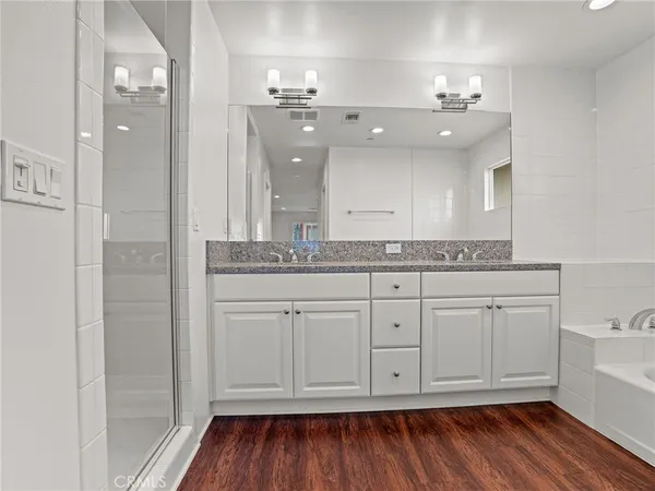 $4,600 | 15940 Ward Court, Van Nuys, CA 91406