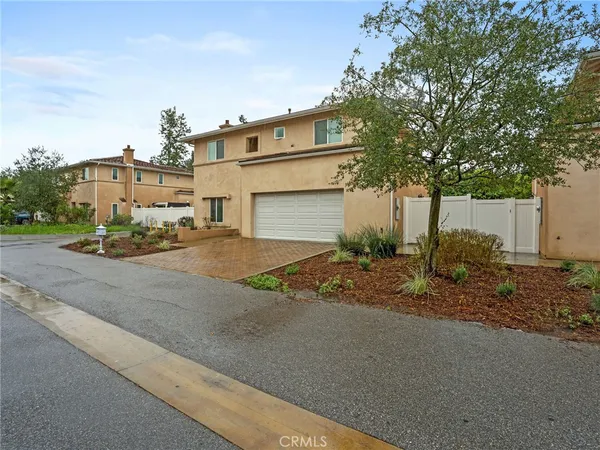 $4,600 | 15940 Ward Court, Van Nuys, CA 91406