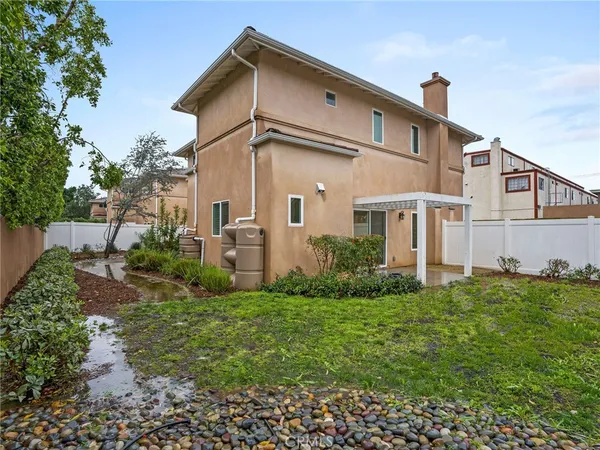 $4,600 | 15940 Ward Court, Van Nuys, CA 91406