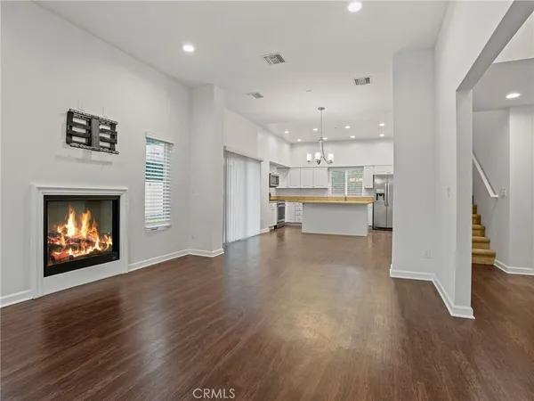 $4,600 | 15940 Ward Court, Van Nuys, CA 91406