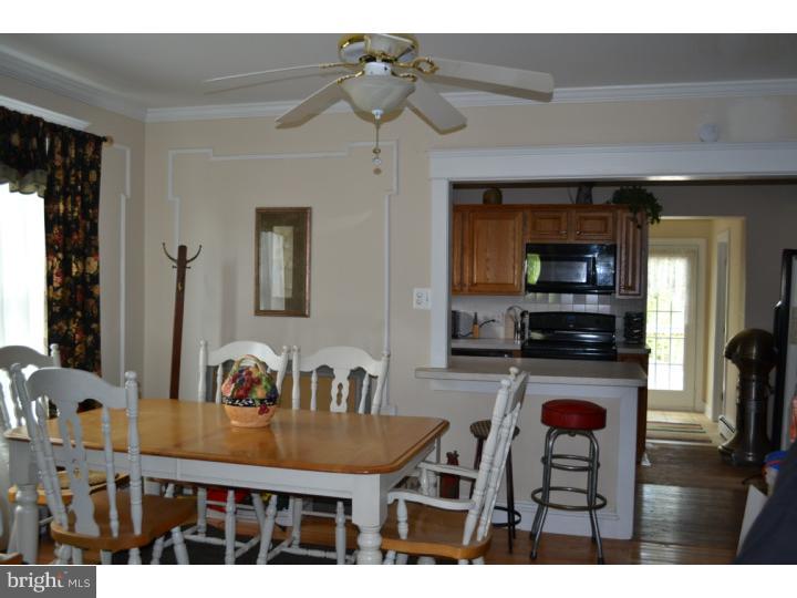 2911 Burden Road Brookhaven, PA 19015 - Photo 14 of 15 Dining Room