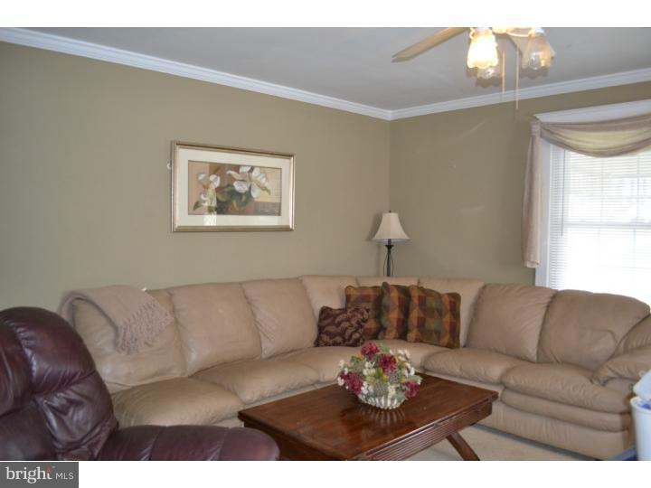 2911 Burden Road Brookhaven, PA 19015 - Photo 5 of 15 Living Room