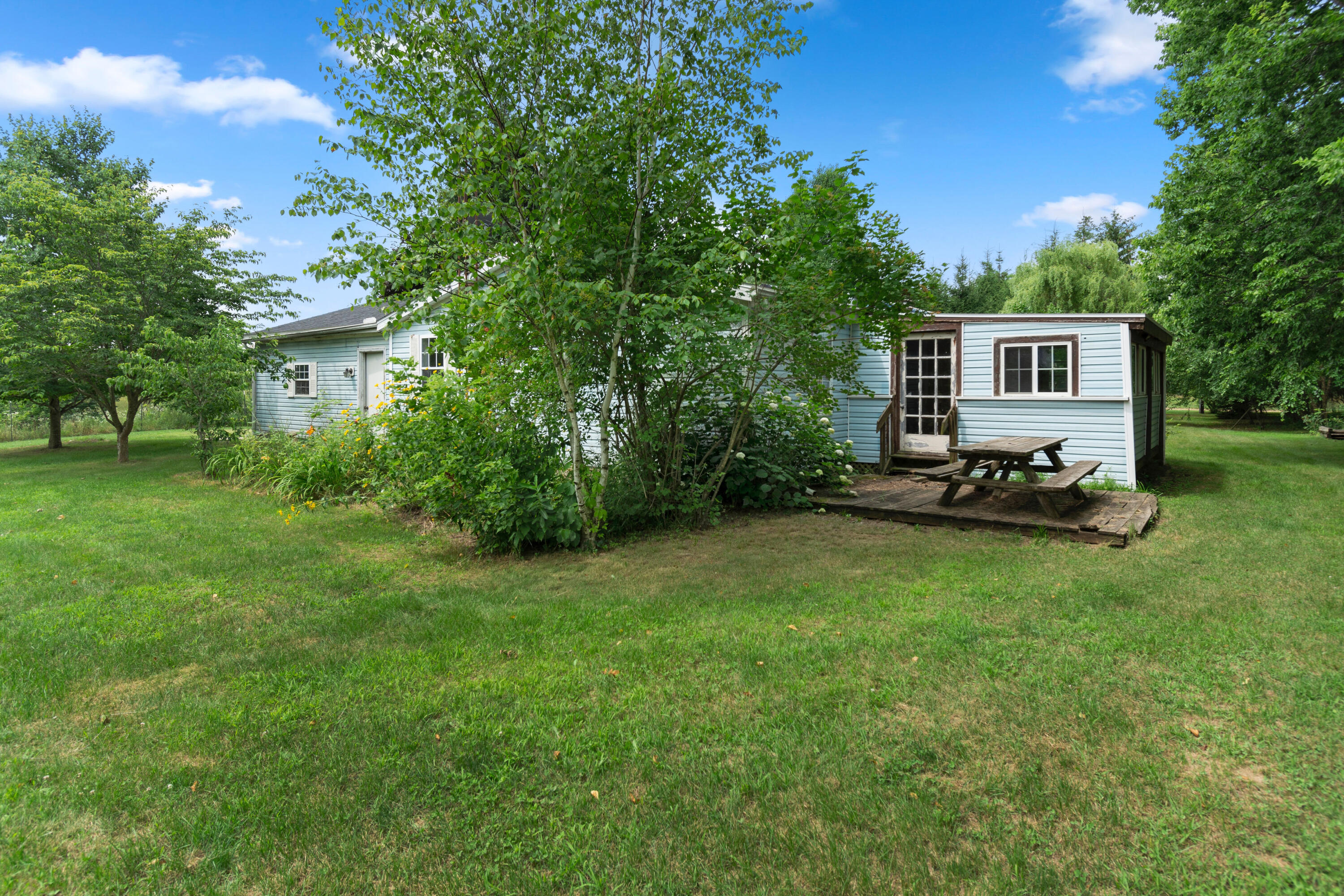 6527 Elm Road Hudson, MI 49247 - Photo 3 of 48 21