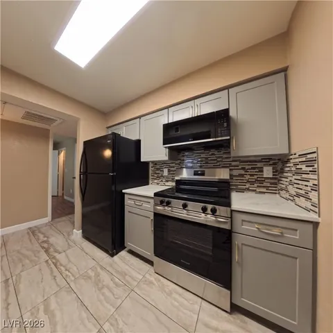 $1,525 | 8101 West Flamingo Road, Unit 2126, Las Vegas, NV 89147