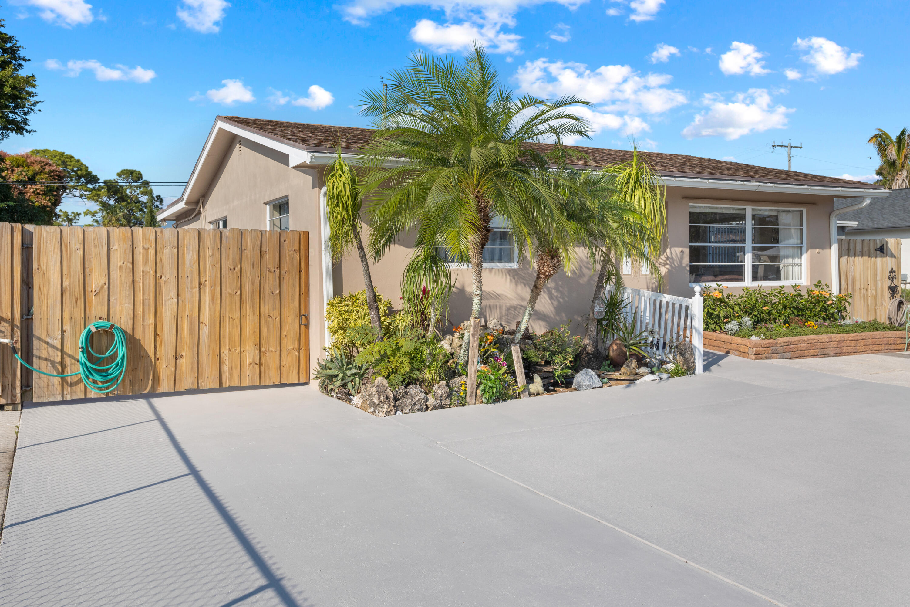 5655 Papaya Road West Palm Beach, FL 33413 - Photo 24 of 24 996 Gated Private Patio