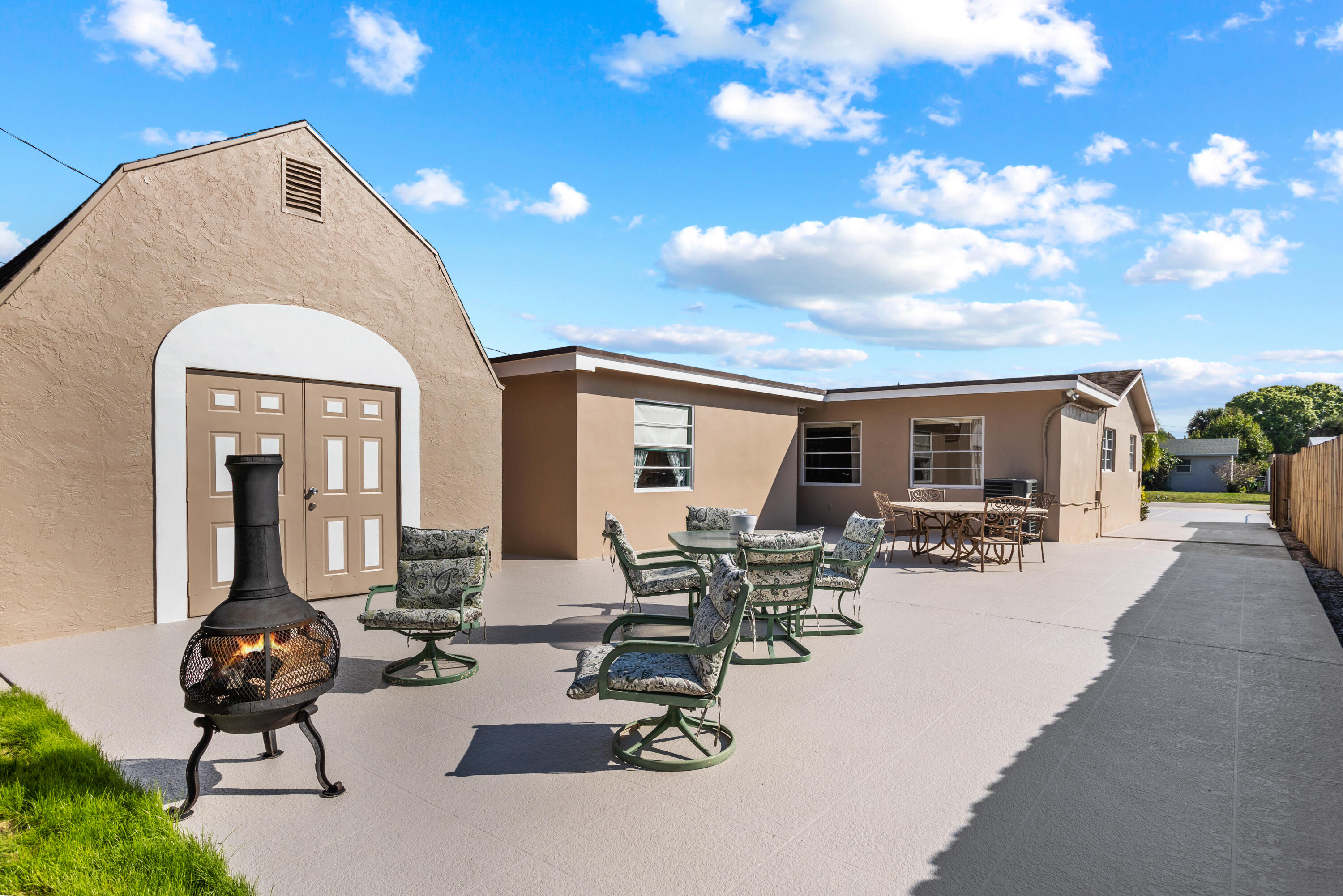 5655 Papaya Road West Palm Beach, FL 33413 - Photo 4 of 24 4 Large Storage Shed-Workshop