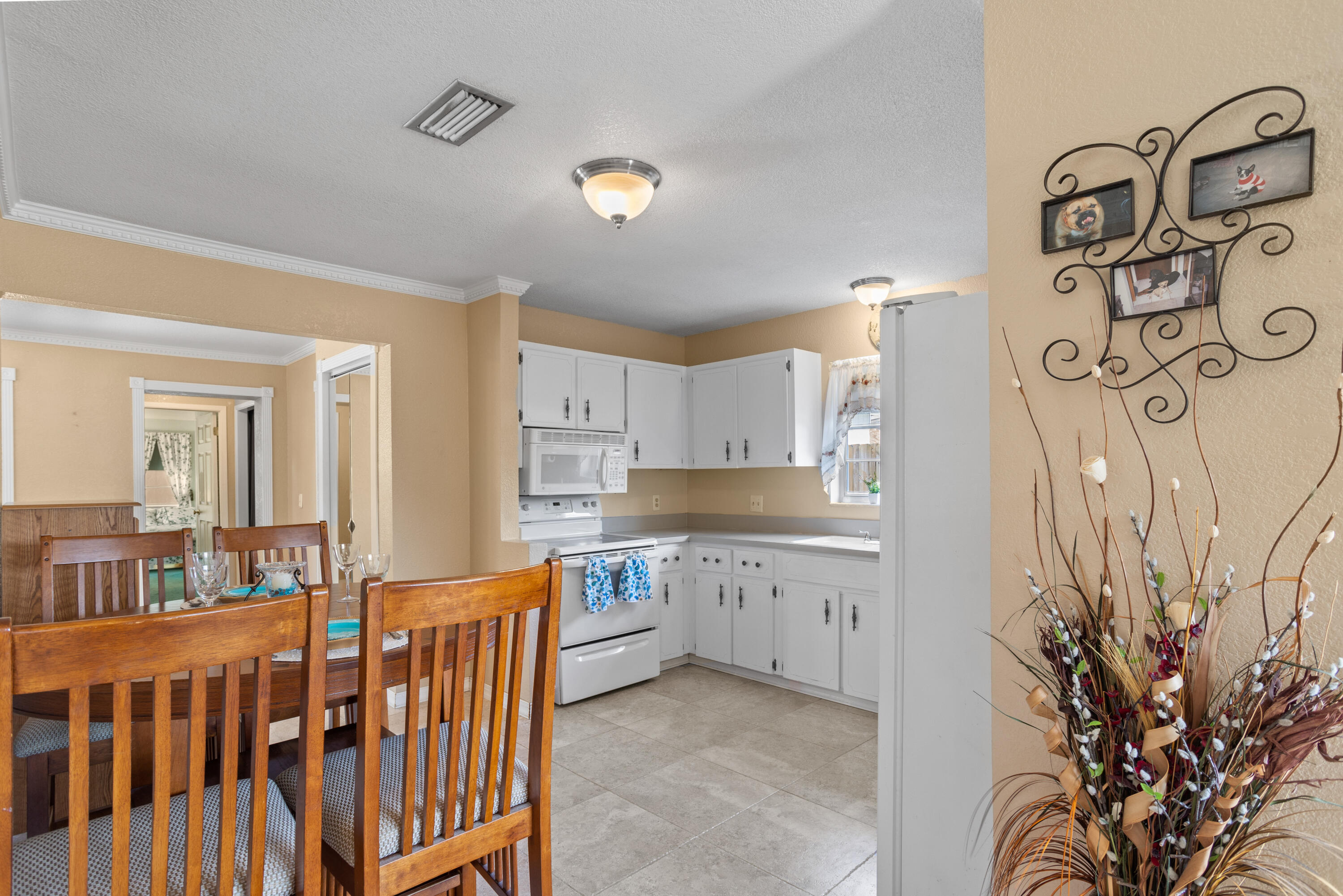 5655 Papaya Road West Palm Beach, FL 33413 - Photo 7 of 24 7 Open Kitchen