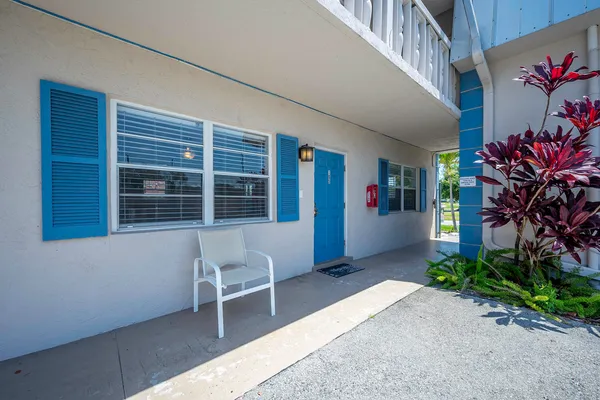 $2,495 | 801 Hummingbird Way, Unit 105, North Palm Beach, FL 33408