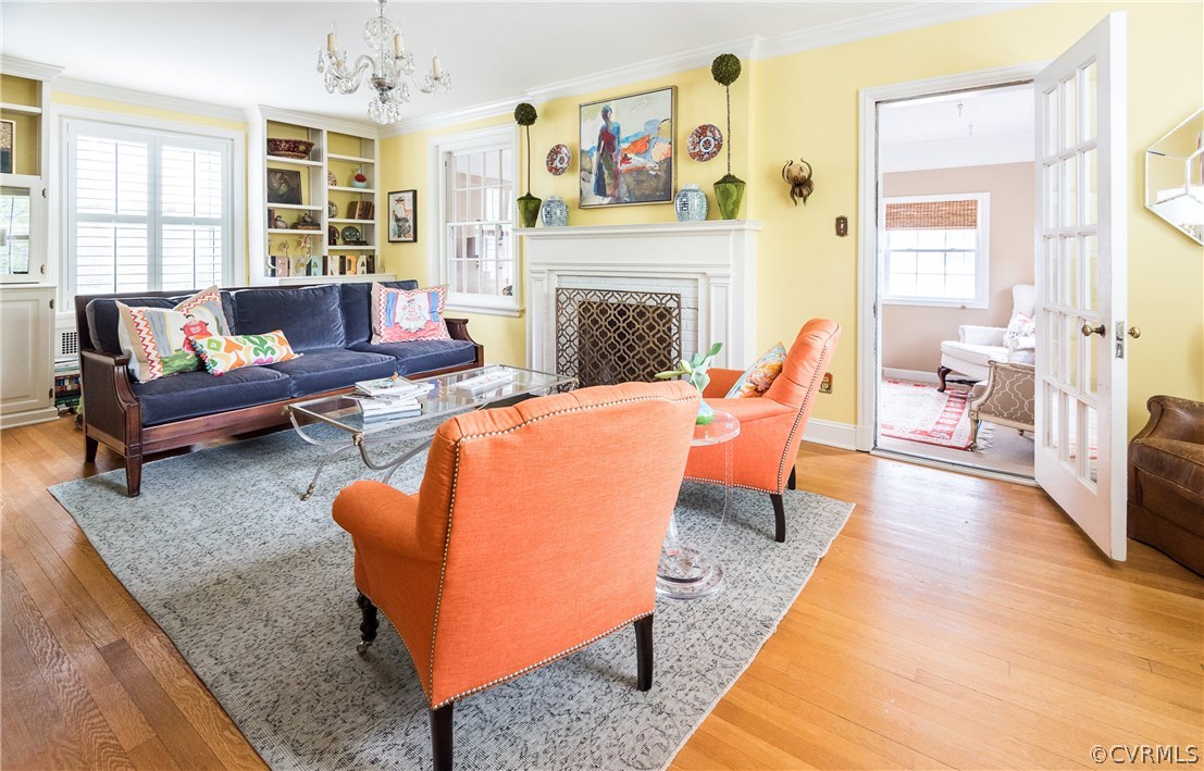 5115 New Kent Road Richmond, VA 23225 - Photo 6 of 39 Glorious Living Room!