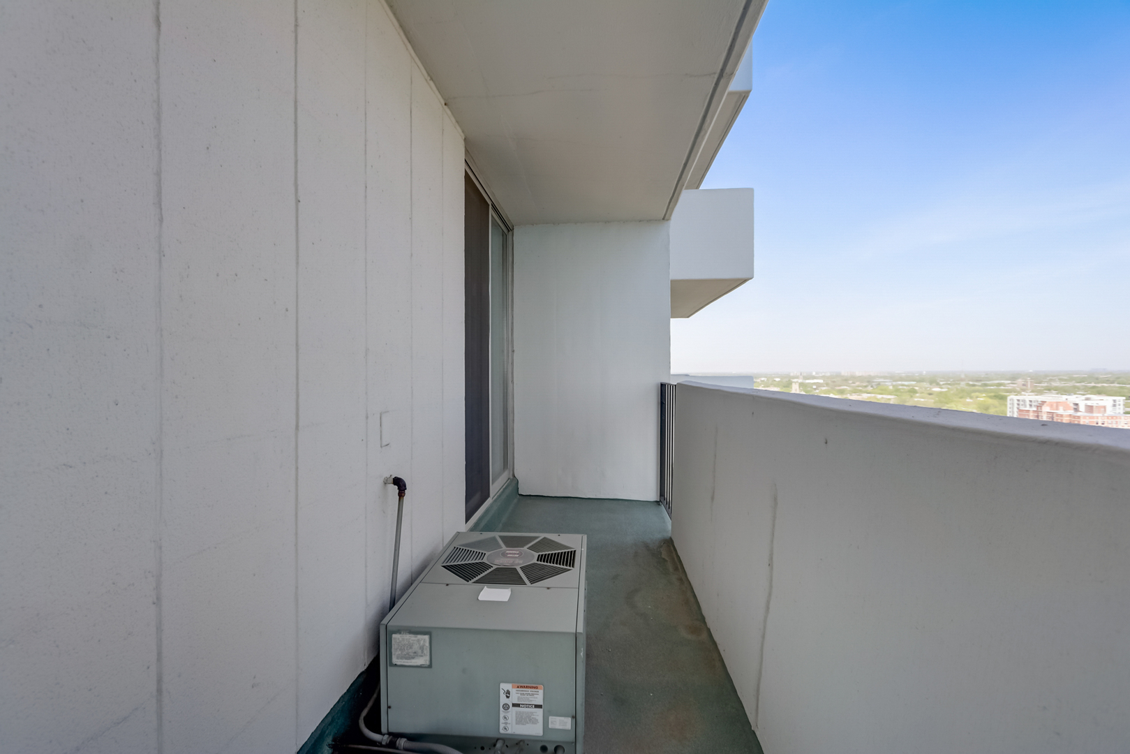 6033 North Sheridan Road, Unit 21H Chicago, IL 60660 - Photo 23 of 46