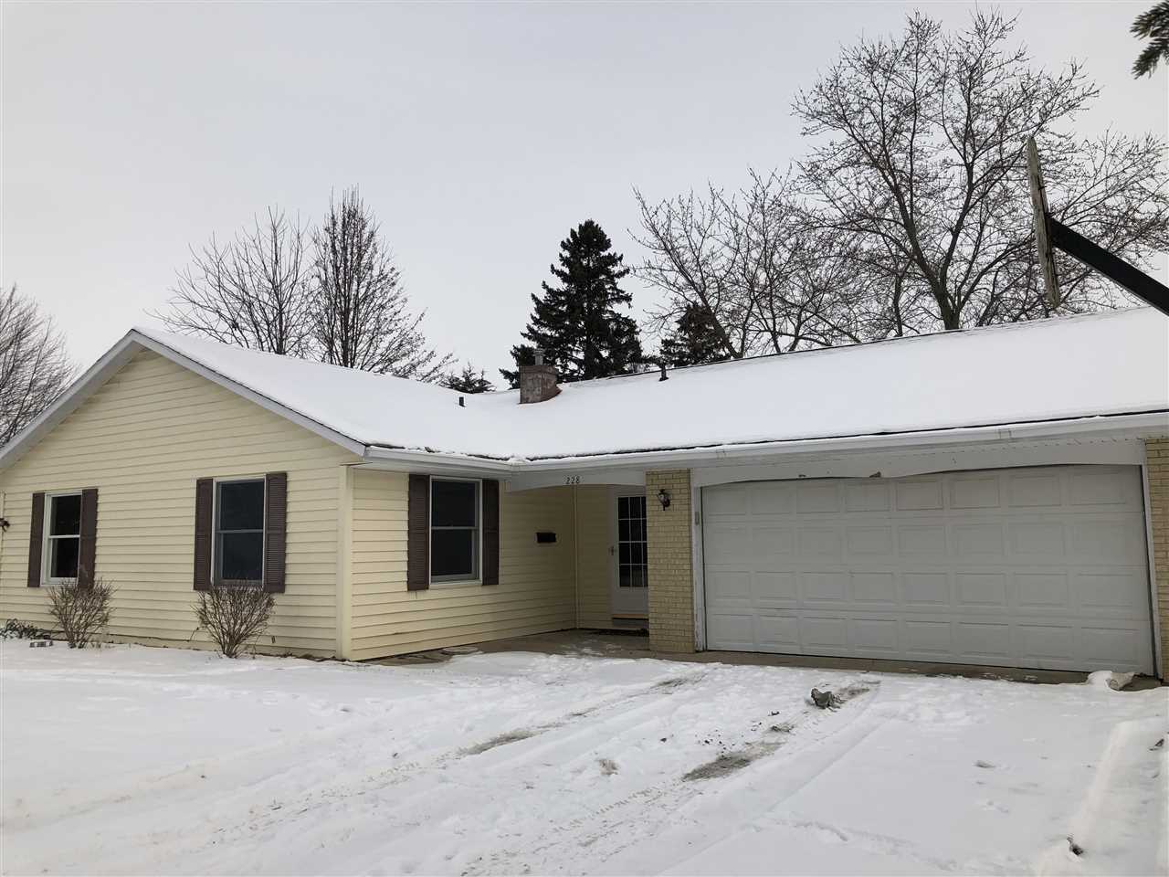 228 North 16th Street Decatur, IN 46733 - Photo 2 of 22