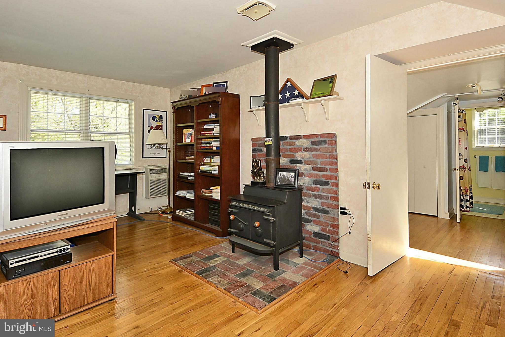 626 Burley Road Annapolis, MD 21409 - Photo 17 of 29 Family Room