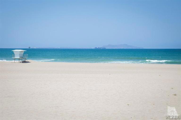 4025 Ocean Drive Oxnard, CA 93035 - Photo 5 of 31 a view of room with window