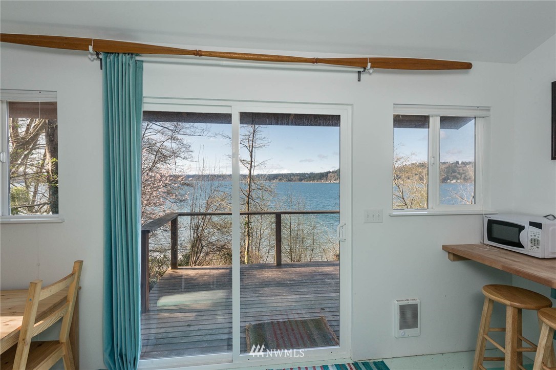 19115 Sunset Road Southwest Vashon, WA 98070 - Photo 12 of 19 Gallery Image 12