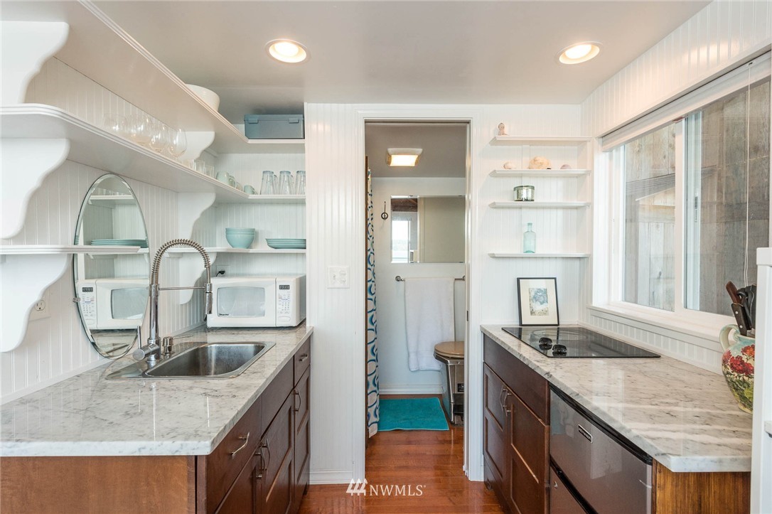 19115 Sunset Road Southwest Vashon, WA 98070 - Photo 7 of 19 Gallery Image 7