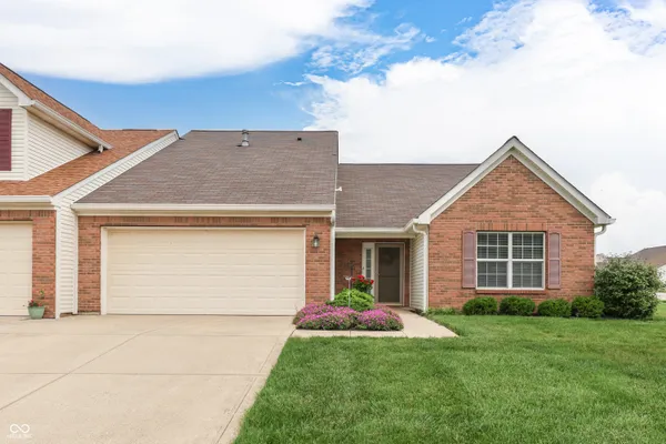 $289,900 | 1448 Hamilton Drive, Greenwood, IN 46143
