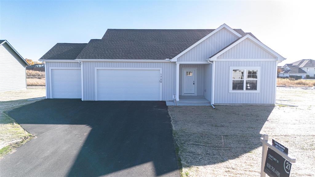 512 Ridge Orfordville, WI 53576 - Photo 1 of 7 Gallery Image 1