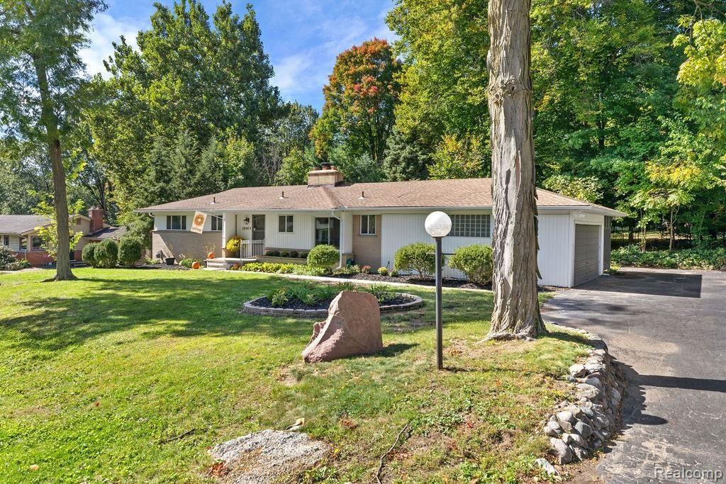 28403 Peppermill Road Farmington Hills, MI 48331 - Photo 1 of 26