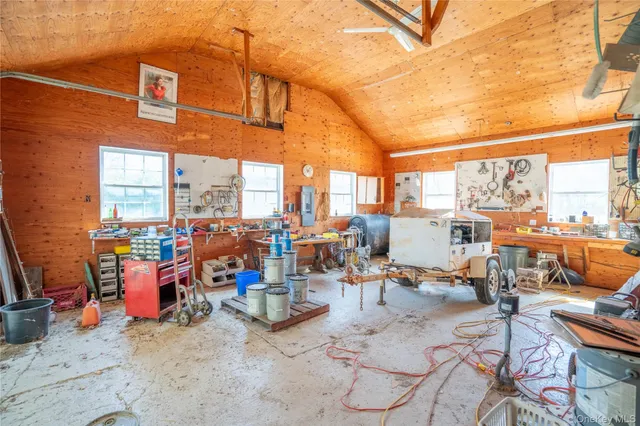 $2,495,000 | 29525 Main, Orient, NY 11957