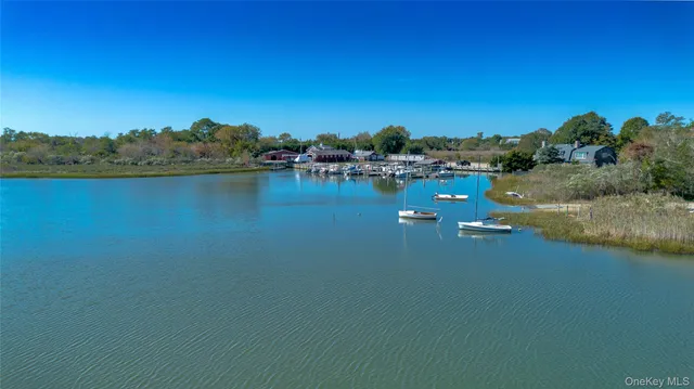 $2,495,000 | 29525 Main, Orient, NY 11957