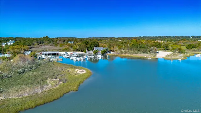 $2,495,000 | 29525 Main, Orient, NY 11957