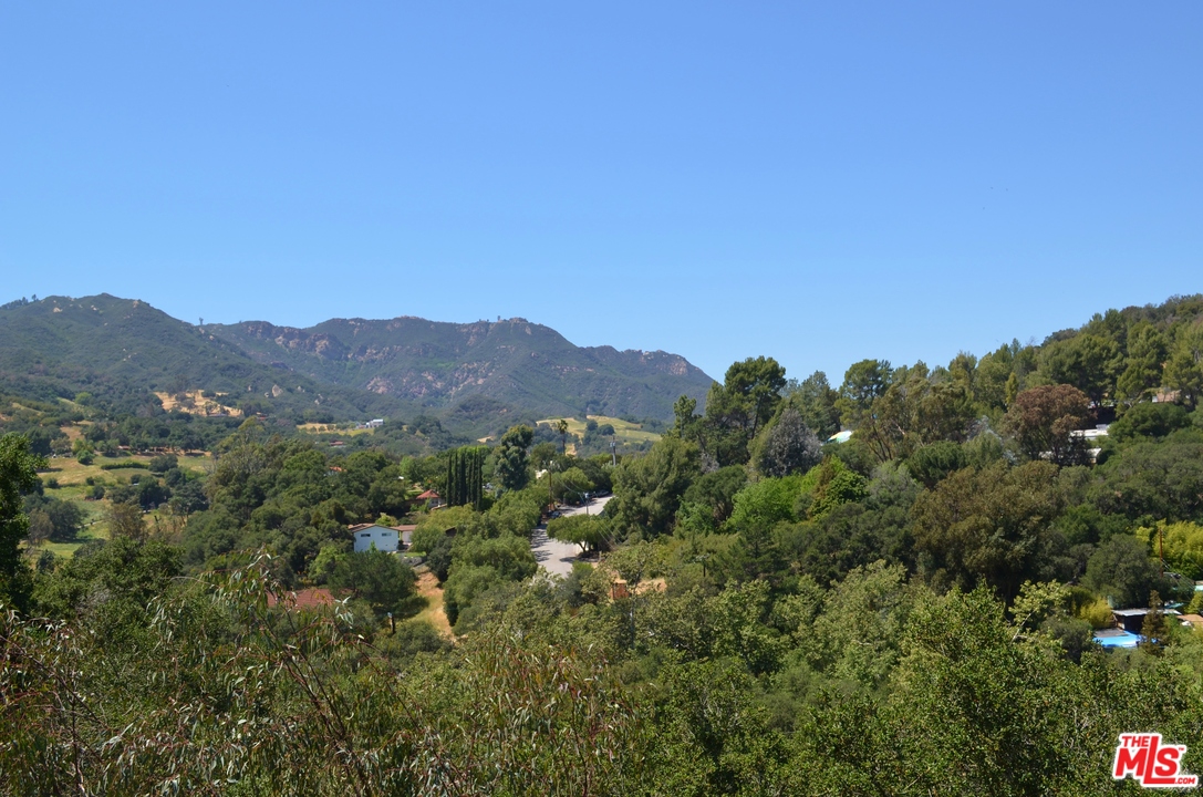 229 Muerdago Road Topanga, CA 90290 - Photo 2 of 35