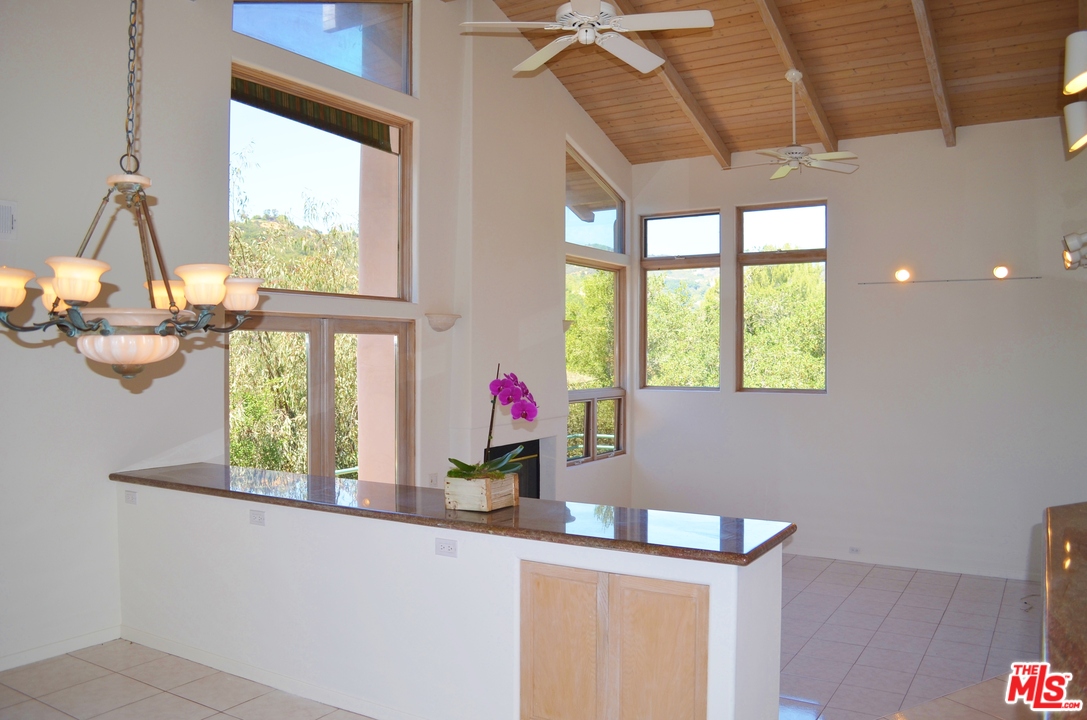 229 Muerdago Road Topanga, CA 90290 - Photo 13 of 35