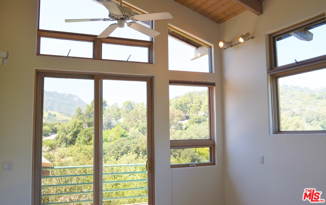 229 Muerdago Road Topanga, CA 90290 - Photo 19 of 35