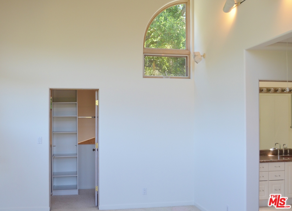 229 Muerdago Road Topanga, CA 90290 - Photo 20 of 35