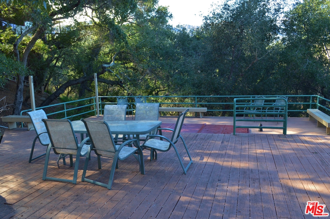 229 Muerdago Road Topanga, CA 90290 - Photo 28 of 35