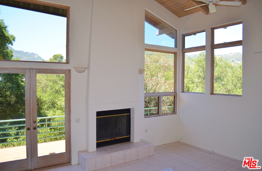 229 Muerdago Road Topanga, CA 90290 - Photo 5 of 35