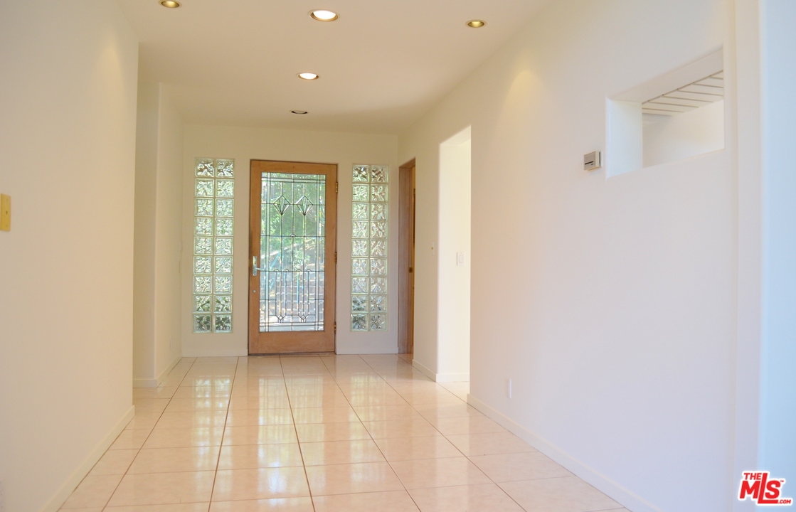 229 Muerdago Road Topanga, CA 90290 - Photo 6 of 35