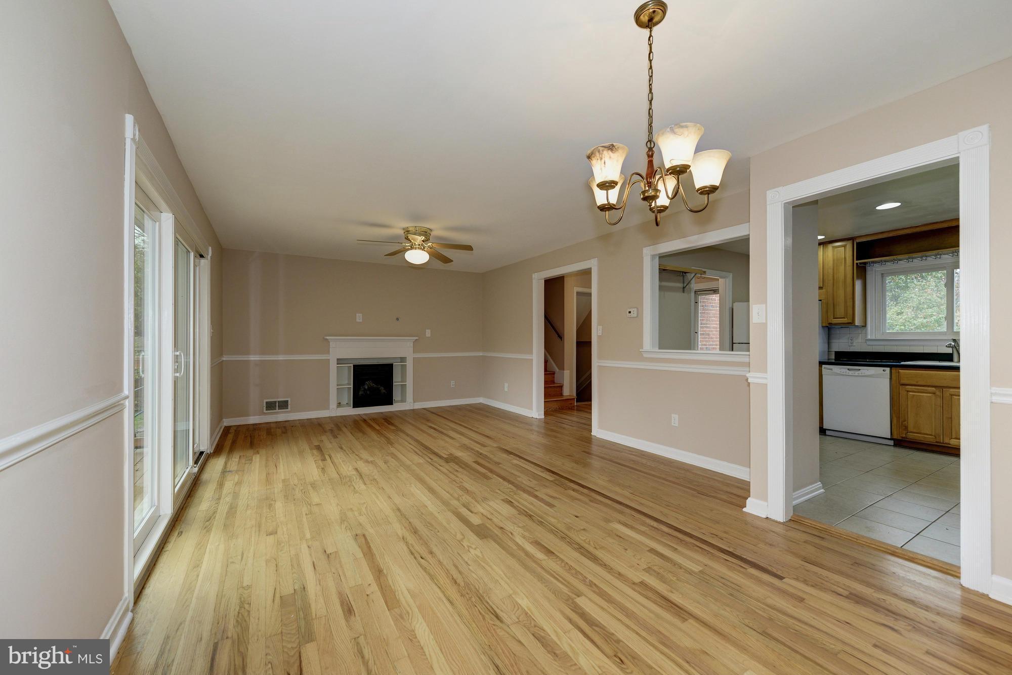 5815 Channing Road Springfield, VA 22150 - Photo 11 of 30 Living Room