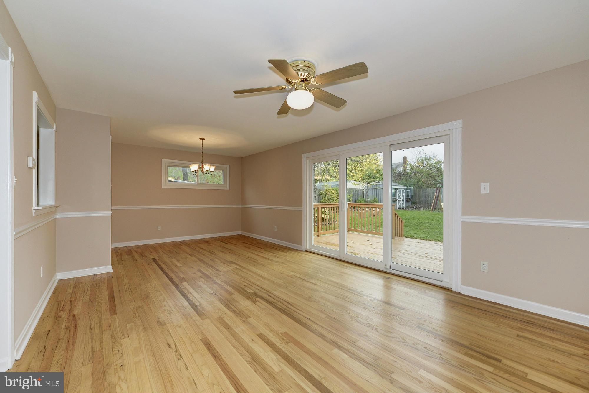 5815 Channing Road Springfield, VA 22150 - Photo 14 of 30 Living Room