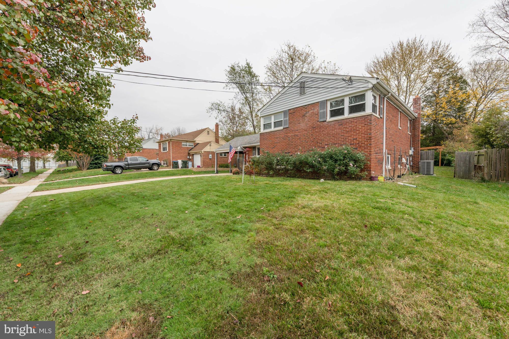 5815 Channing Road Springfield, VA 22150 - Photo 3 of 30 Exterior (Front)