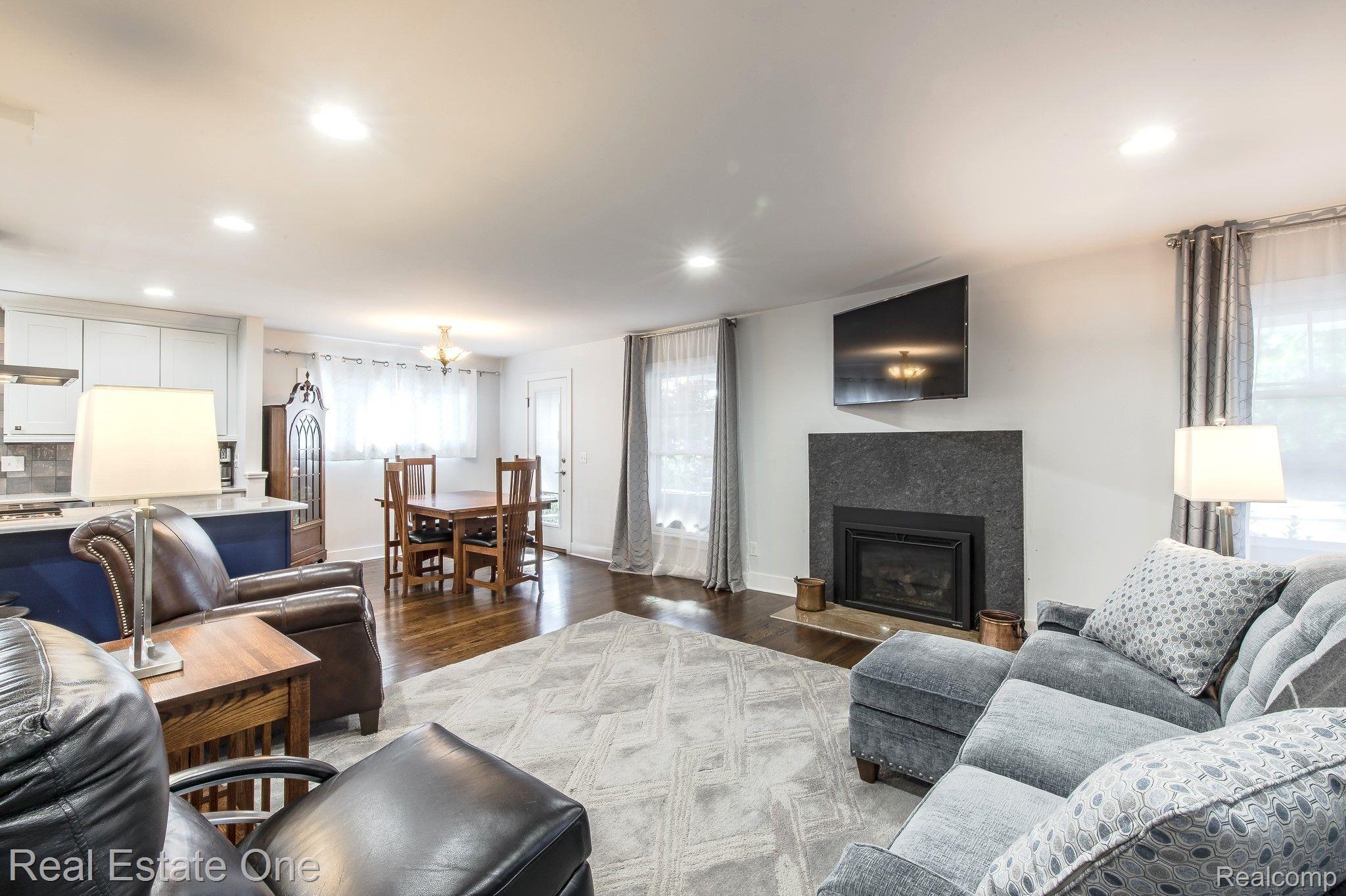 124 Ferndale Avenue Rochester, MI 48307 - Photo 8 of 49 Gallery Image 8