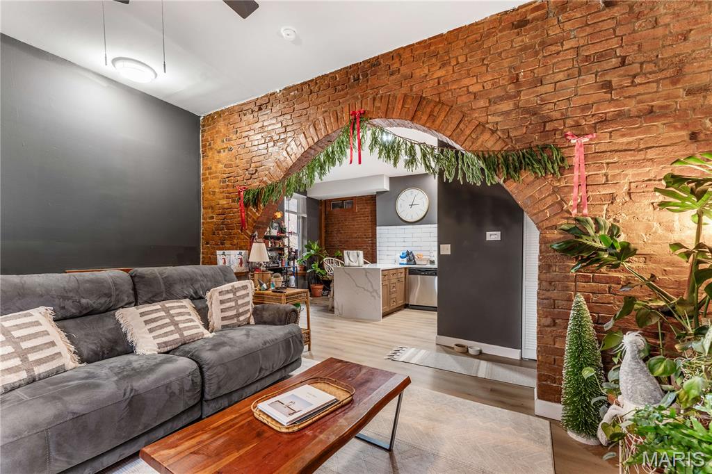 2211 Menard Street, Unit R St. Louis, MO 63104 - Photo 12 of 62