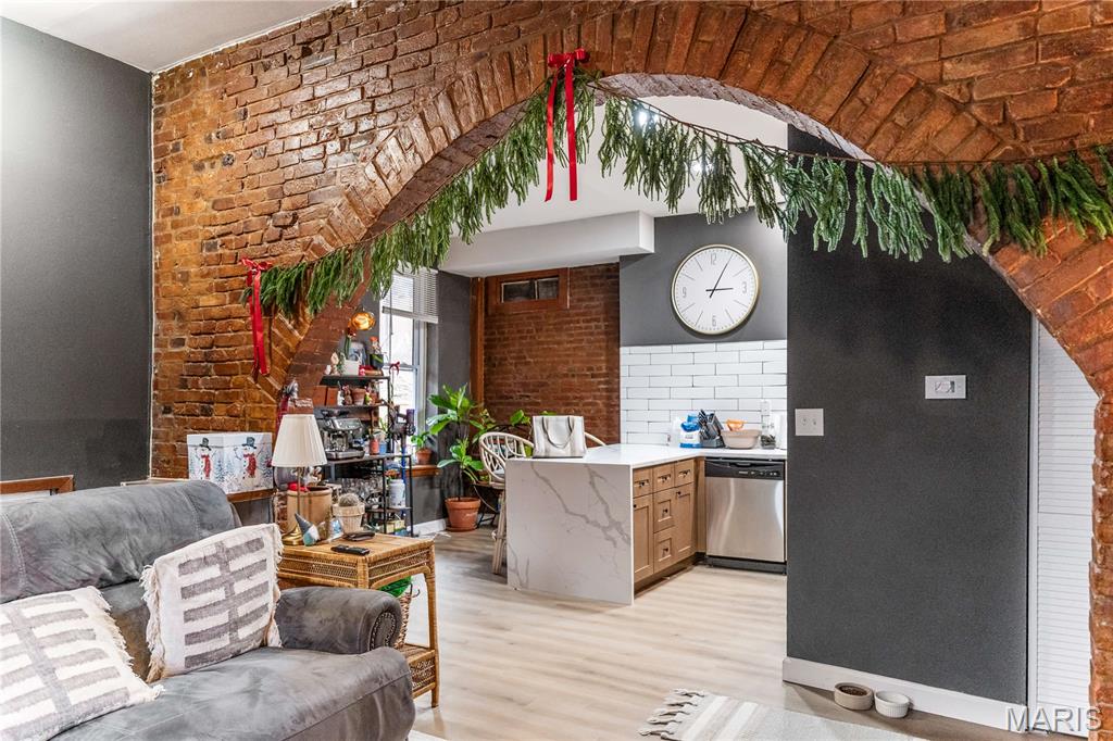 2211 Menard Street, Unit R St. Louis, MO 63104 - Photo 13 of 62