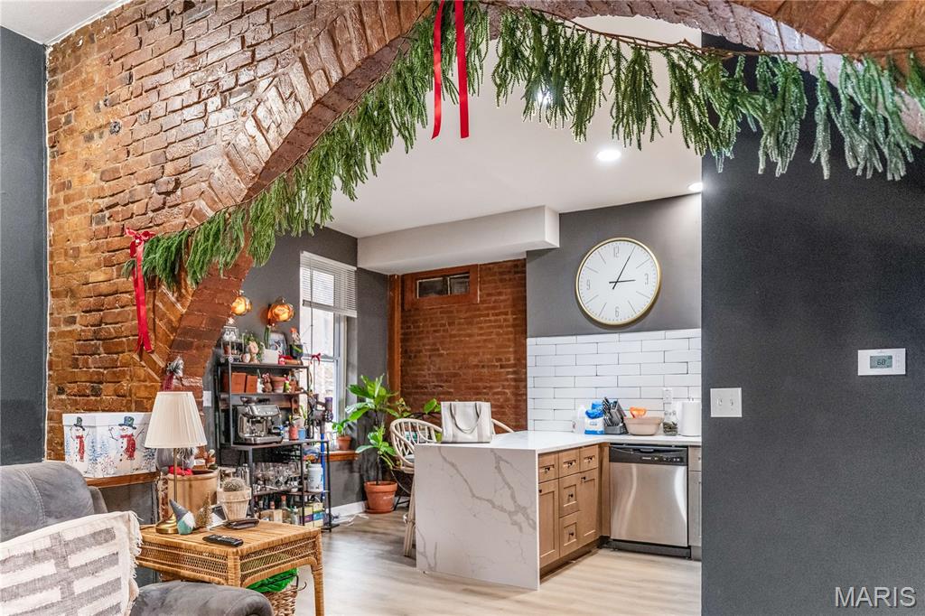 2211 Menard Street, Unit R St. Louis, MO 63104 - Photo 14 of 62