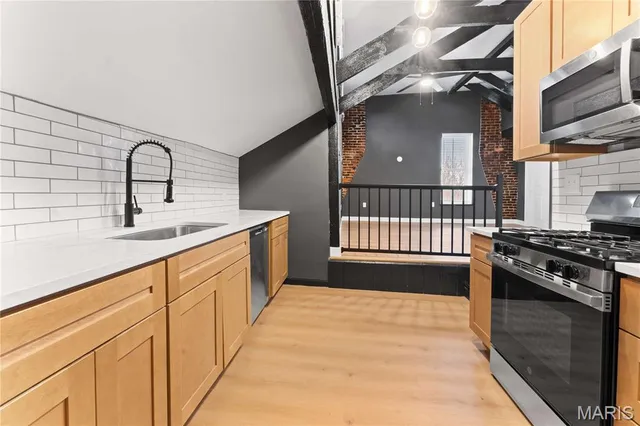 $508,500 | 2211 Menard Street, Unit R, St. Louis, MO 63104