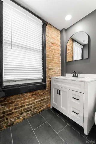 $508,500 | 2211 Menard Street, Unit R, St. Louis, MO 63104