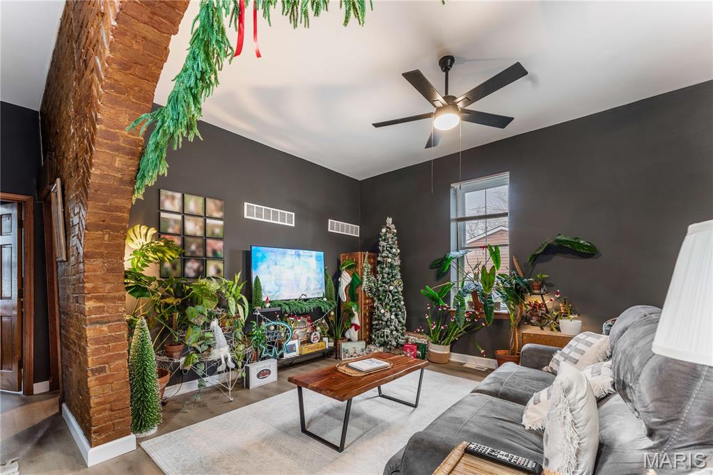 2211 Menard Street, Unit R St. Louis, MO 63104 - Photo 7 of 62