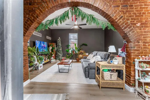 $508,500 | 2211 Menard Street, Unit R, St. Louis, MO 63104