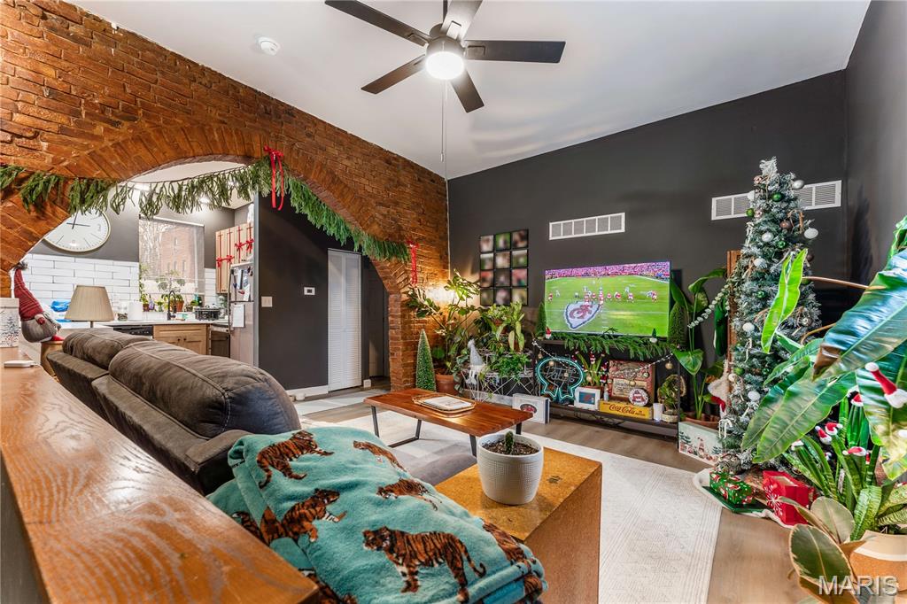 2211 Menard Street, Unit R St. Louis, MO 63104 - Photo 10 of 62