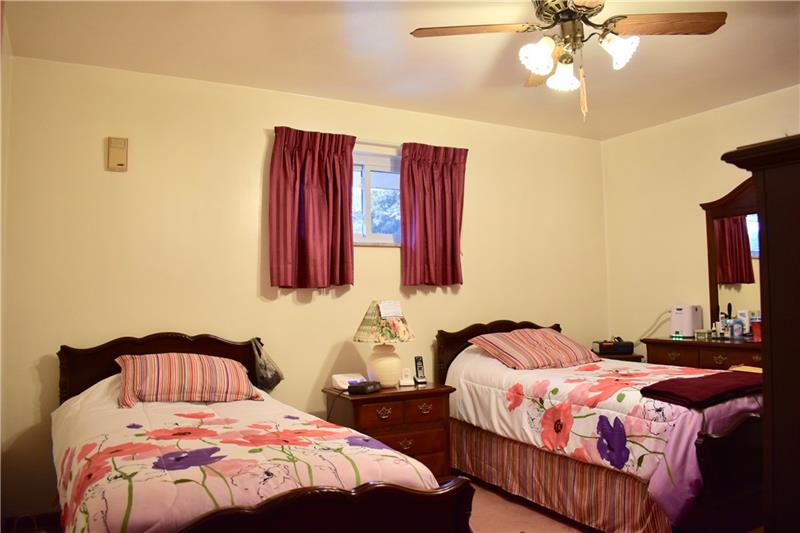 3961 Edge Road Pittsburgh, PA 15227 - Photo 13 of 18 Gallery Image 13