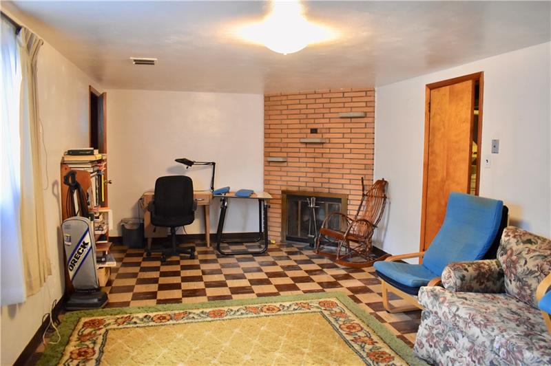 3961 Edge Road Pittsburgh, PA 15227 - Photo 14 of 18 Gallery Image 14